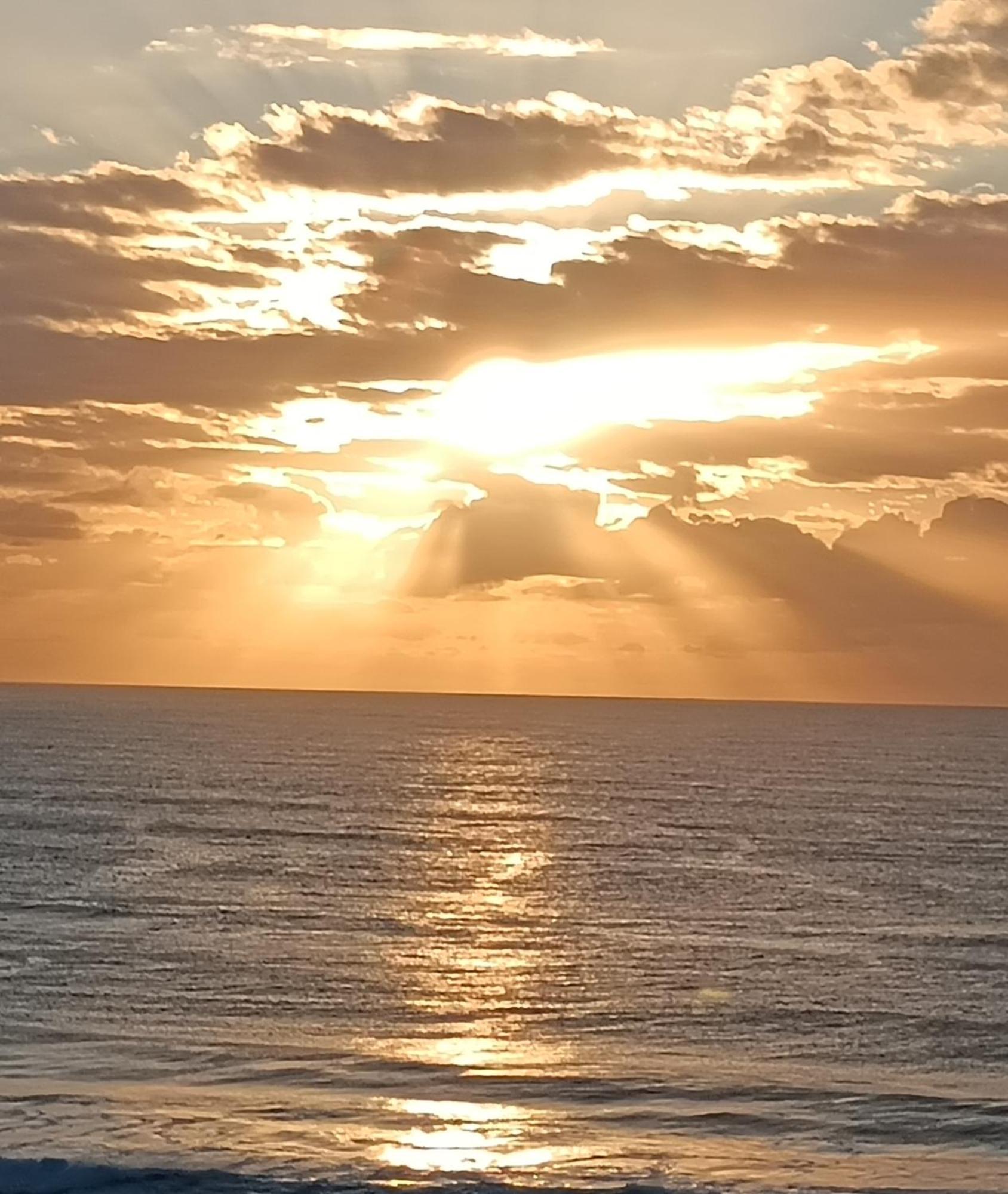 Chalet Whispering Waves Bazley Beach